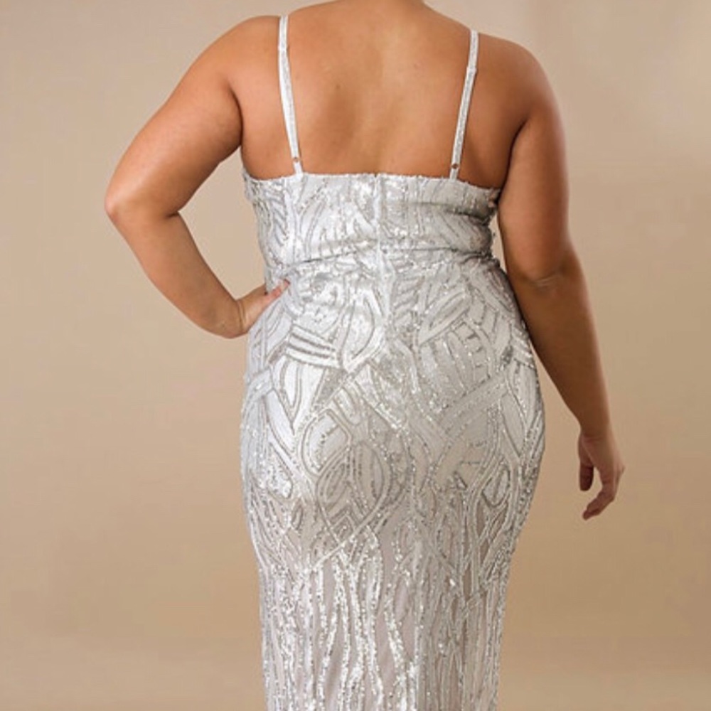 Clothing - Picture 4 of 4